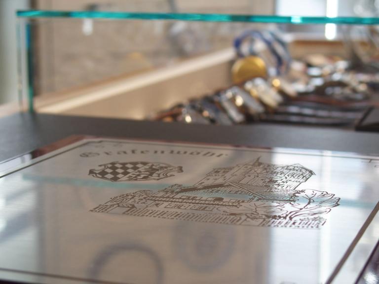 Lasergravur bei Uhren Schmuck Schreml