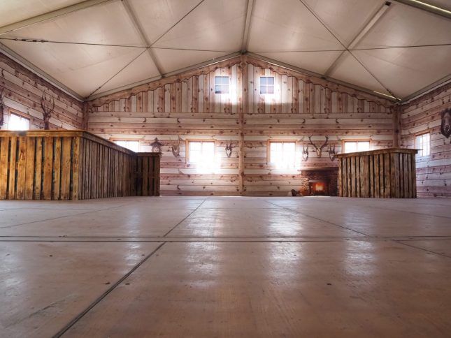 Festzelt Grafenwöhr mit Theke und Holzfussboden