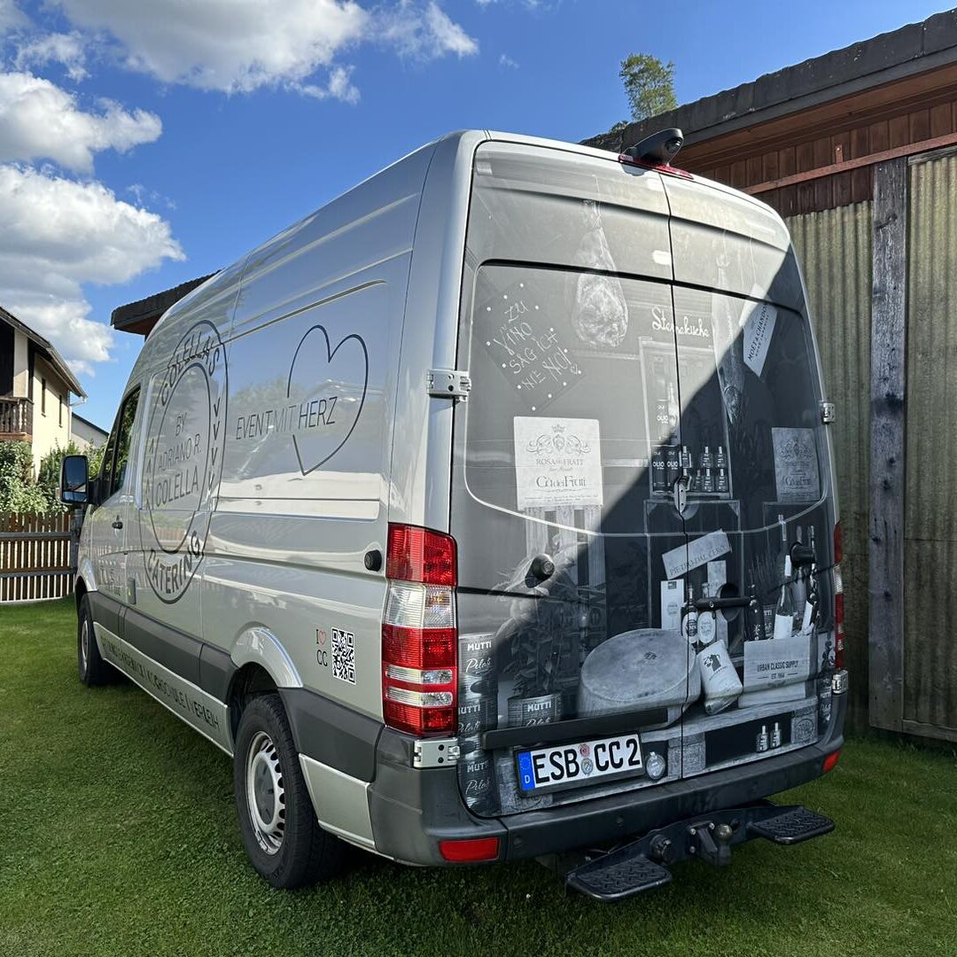 Fahrzeugbeklebung Colellas Catering / Event mit Herz