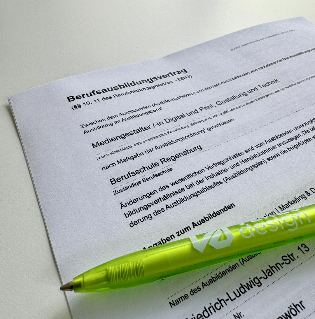 Berufsausbildungsvertrag für unsere neue Auszubildende zur Mediengestalterin in Grafenwöhr VERESdesign