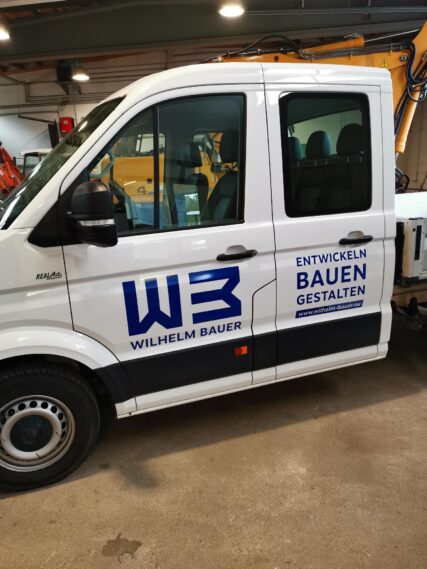 Fahrzeug mit neuer Beklebung Wilhelm Bauer Erbendorf