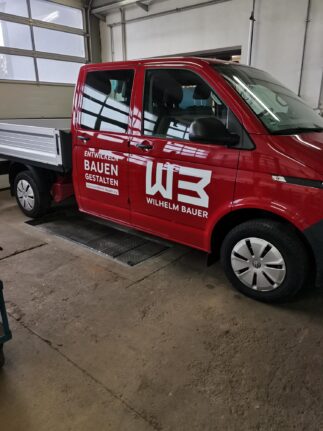 Fahrzeug mit neuer Beklebung Wilhelm Bauer Erbendorf