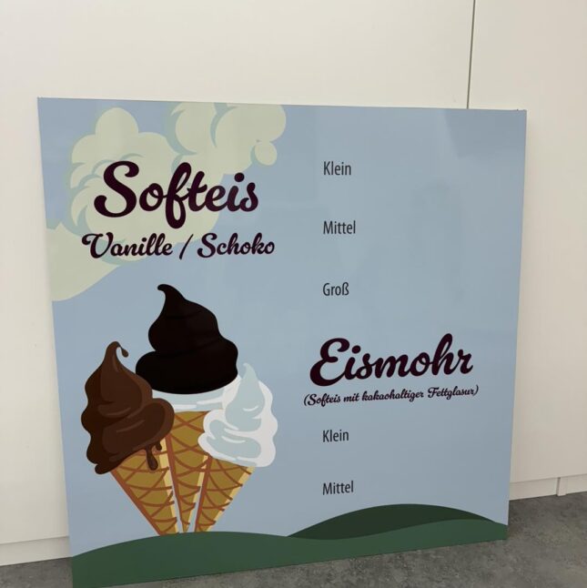 Werbeschild für Softeis von Heindls Schlaraffenland