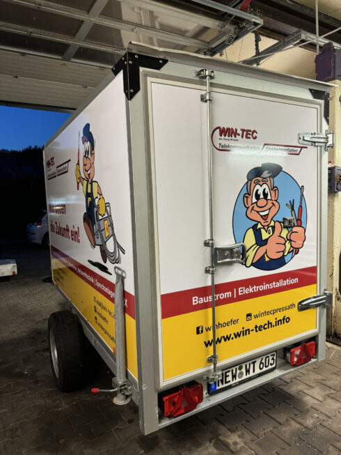 Anhänger beklebt WIN-TEC Pressath