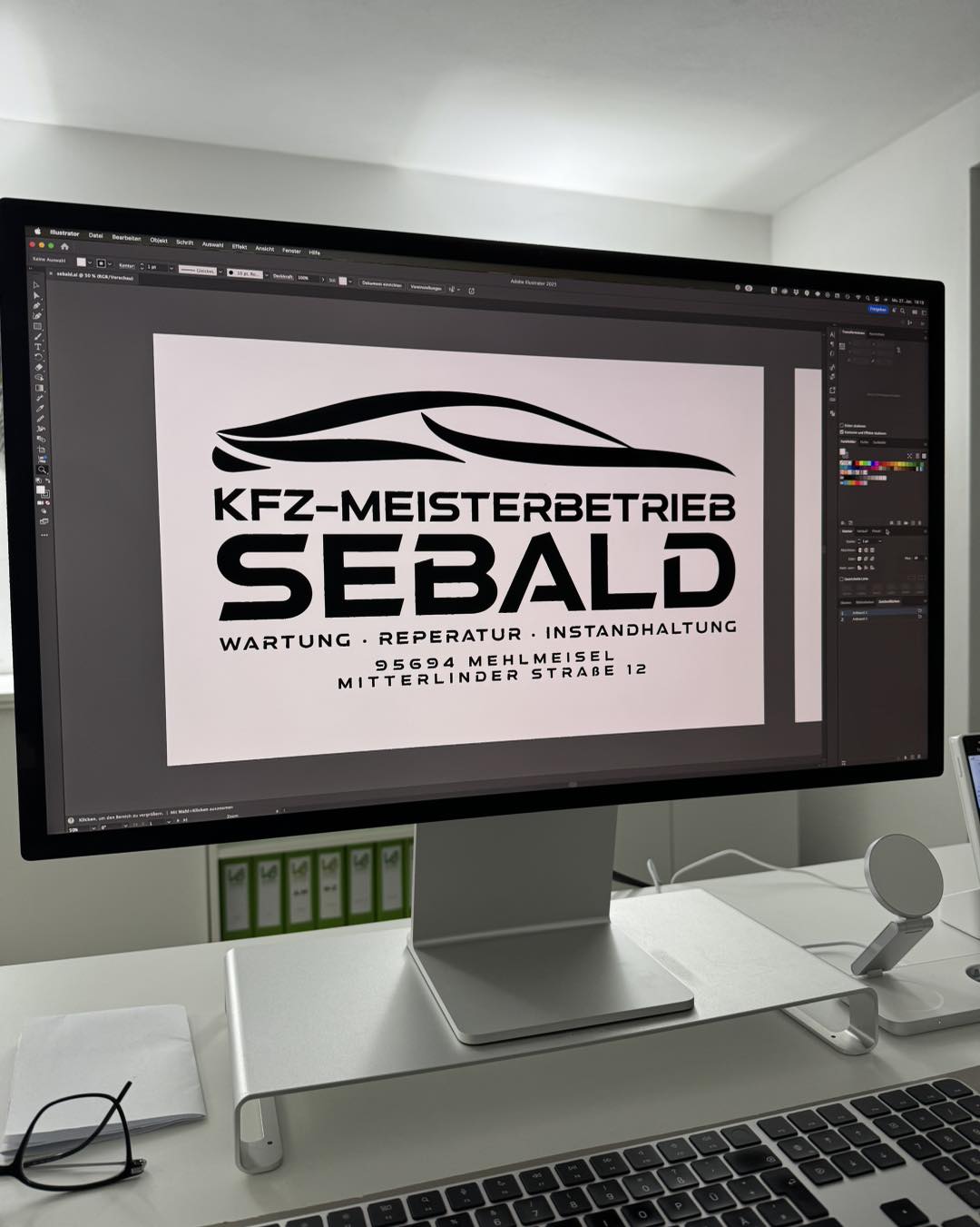 Logodesign mit Rechtschreibfehler beim Wort "Reparatur"