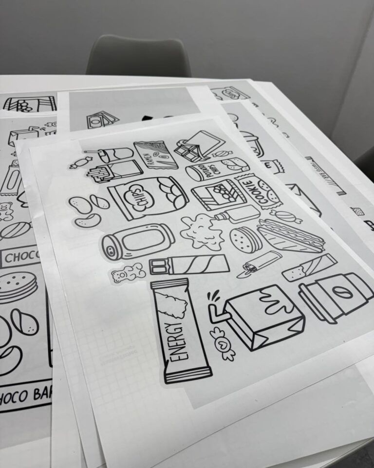 Kreative Schaufensterbeklebung für den SnackSpot in Grafenwöhr