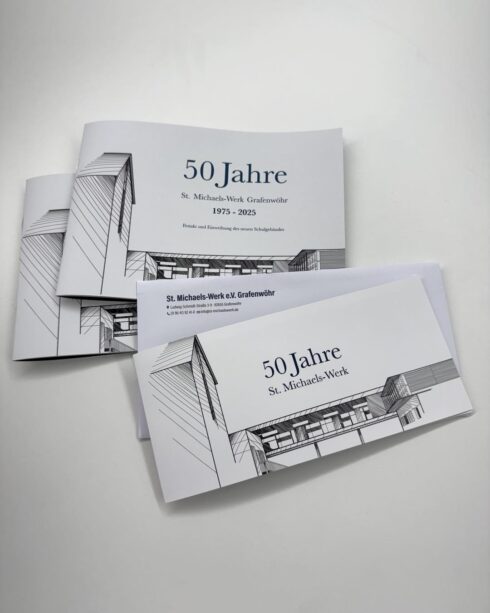 Broschüre des St. Michaels-Werk in Grafenwöhr mit passenden Einladungskarten