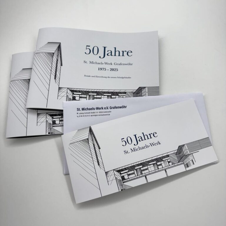 Broschüre des St. Michaels-Werk in Grafenwöhr mit passenden Einladungskarten