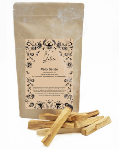 Braune Tütenverpackung mit Aufdruck, davor liegen 10 Palo Santo Sticks