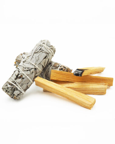 2 Bündel weißer Salbei und 4 Palo Santo Sticks